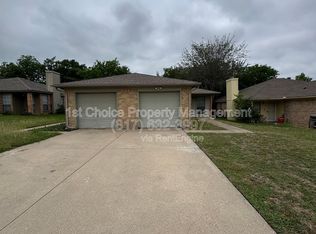1116 Landsdale Ln, Saginaw, TX 76179