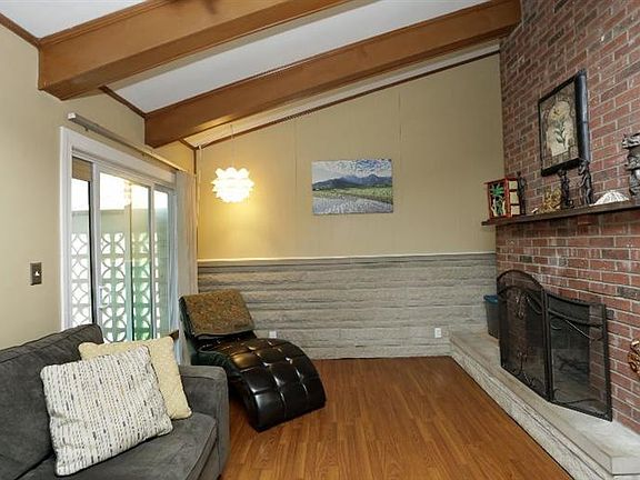 4th image of 1159 Venetian Way