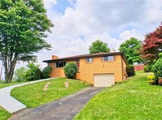 100 Colonial Dr, Irwin, PA 15642