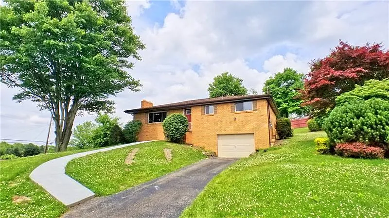 100 Colonial Dr photo 1
