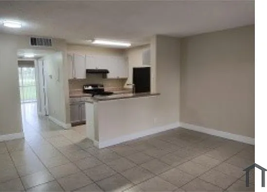1617 Meadows Cir W #1617 — Photo 1