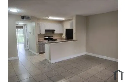 1617 Meadows Cir W Photo 1