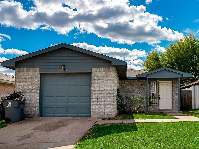10340 Blackjack Oaks Dr — Photo 1