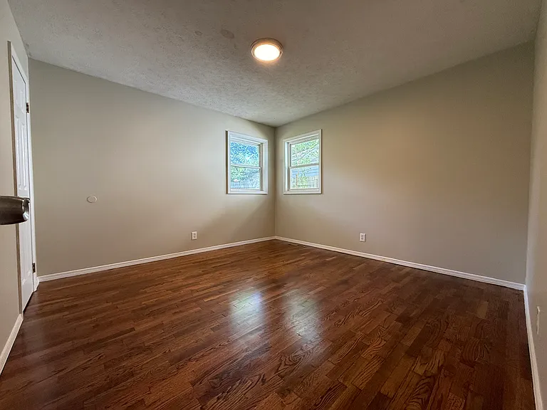 1226 E Rosebrier St — Photo 8