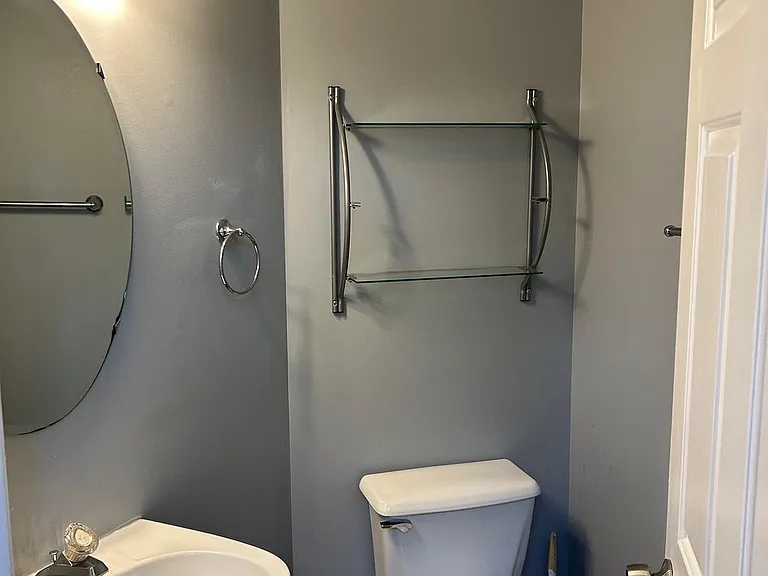 9602 Woodview Dr — Photo 2