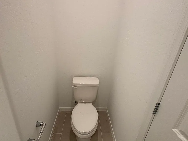 17613 W Georgia Ave — Photo 37