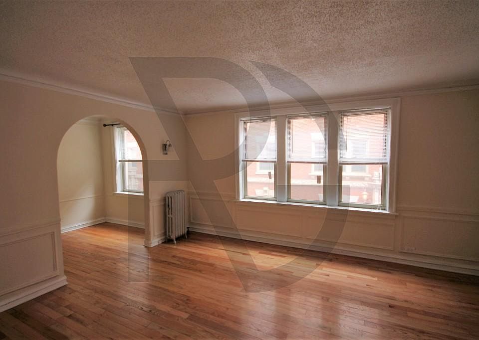 1st image of 540 W Surf St #5465N1