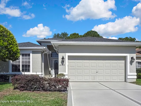 10109 Holly Berry Dr, Weeki Wachee, FL 34613