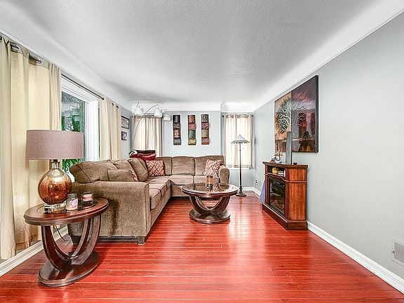 3rd image of 1625 Wexford Ave