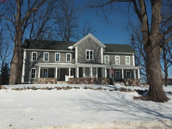 2955 Jennings Rd, Whitmore Lake, MI 48189