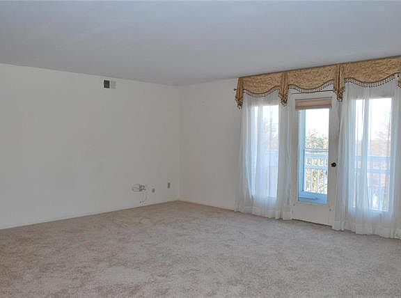 4th image of 964 Claytonbrook Dr APT 2C