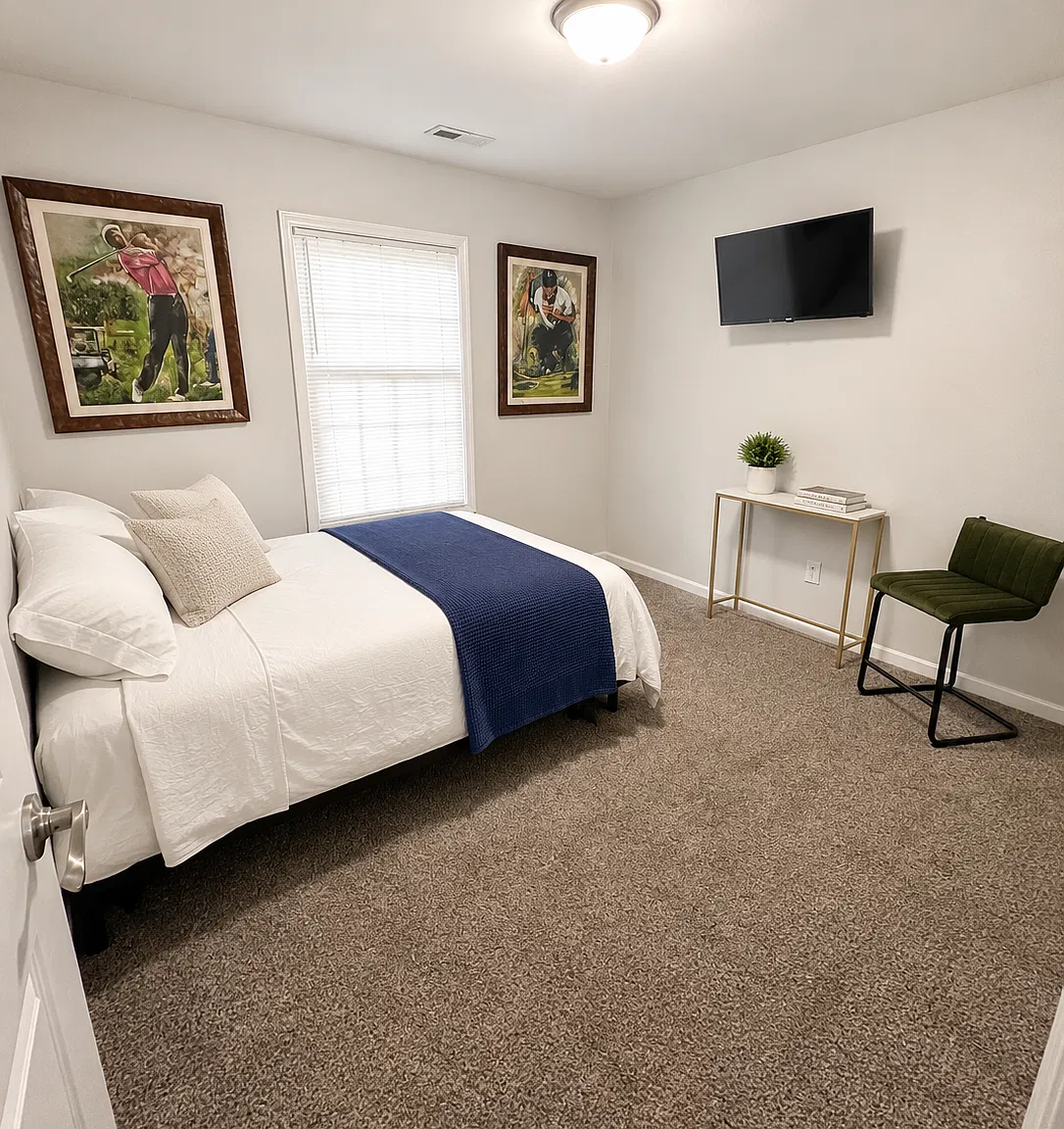Golf Course Retreat I Geist + Ruoff I Sleeps 6 — Photo 4