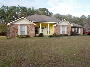 1056 Hutson Cir, Summit, MS 39666