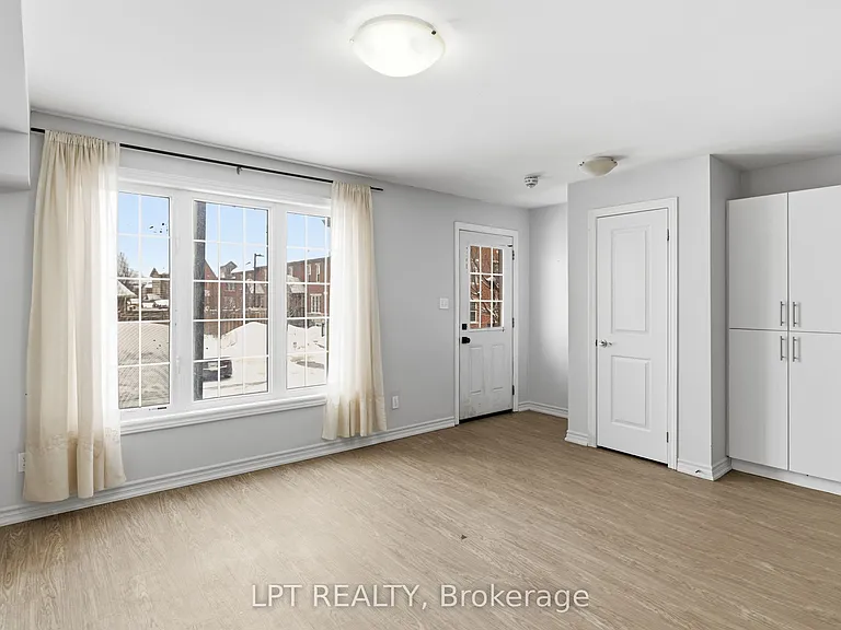 244 Penetanguishene Rd #4 — Photo 6
