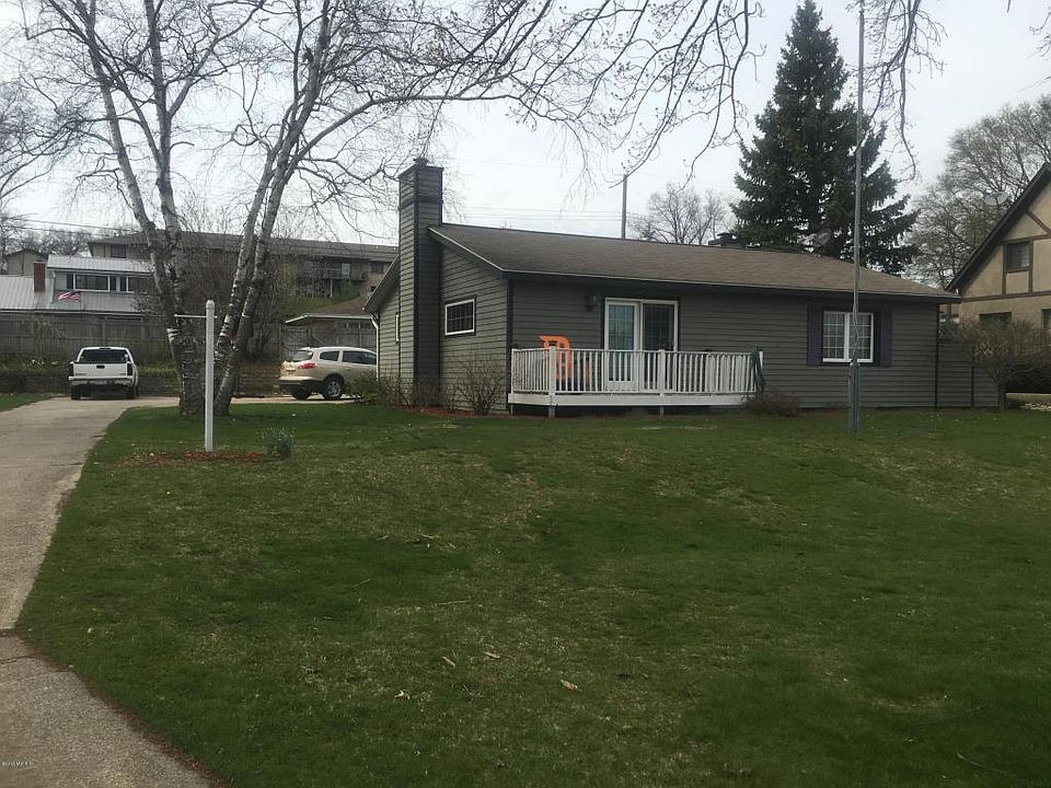 1st image of 1018 Lake Ave