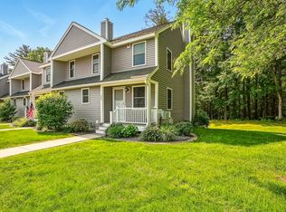 205 Bayberry Hill Ln #205, Leominster, MA 01453