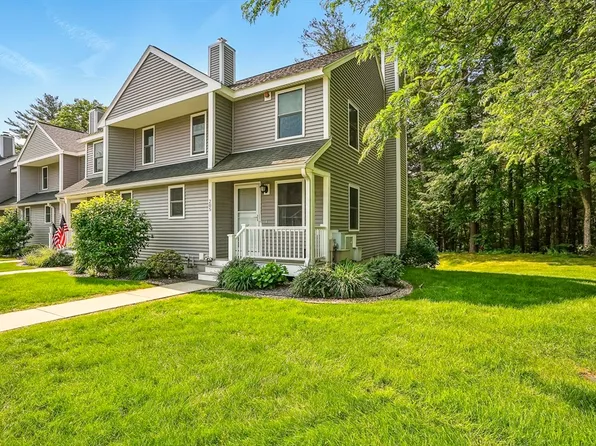 205 Bayberry Hill Ln #205, Leominster, MA 01453