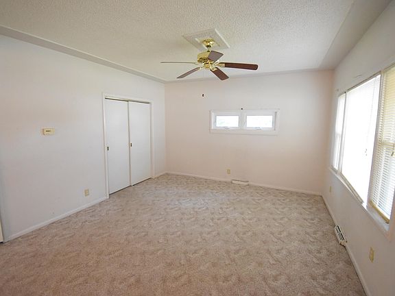 4th image of 401 E Angelica St