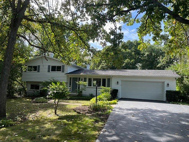 1st image of 26890 N Longwood Rd