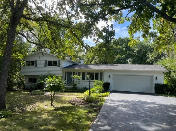 26890 N Longwood Rd, Lake Forest, IL 60045