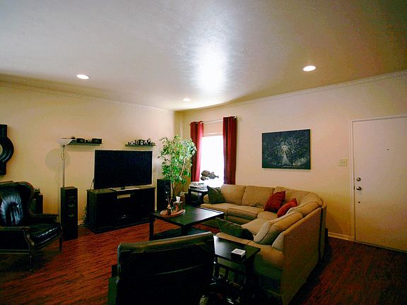 3rd image of 4320 Bellaire Dr S APT 241