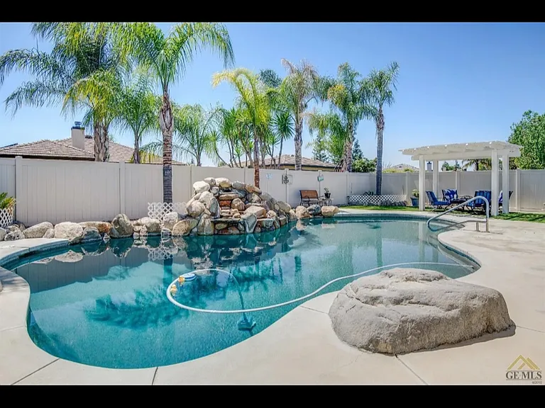 9815 Mona Lisa Ln — Photo 3