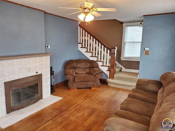 3rd image of 309 W 10th Ave