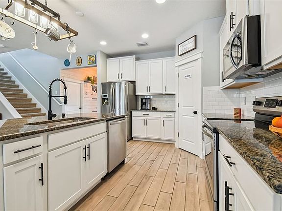 3rd image of 33081 Sand Creek Dr