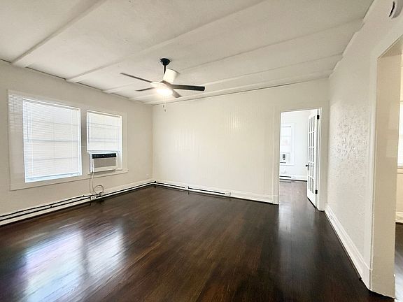 3rd image of 3920 Fannin St #F203