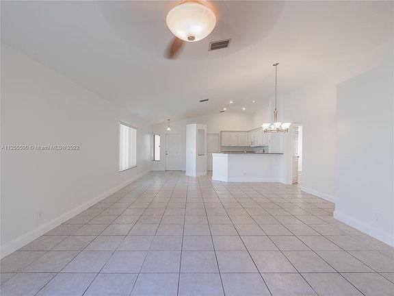 4th image of 1373 Presidio Dr #0