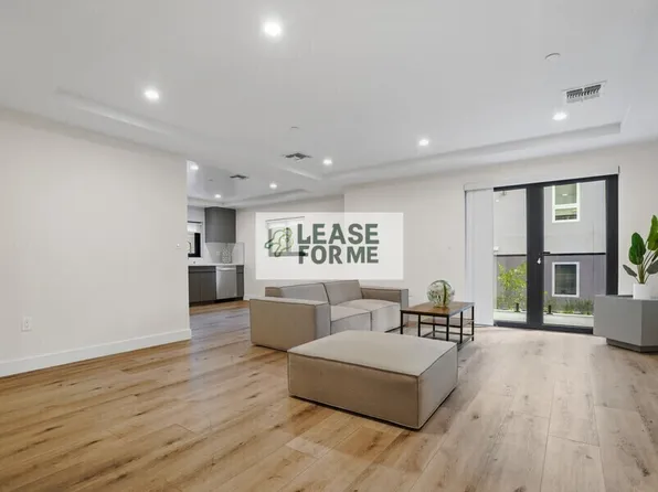 848 S Mariposa Ave, Los Angeles, CA