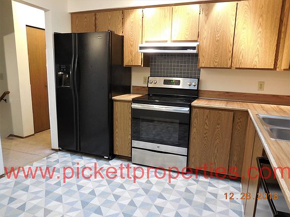 3rd image of 8214 Lariat Trl NW