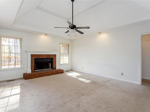 5th image of 122 Saddlehorn Ct