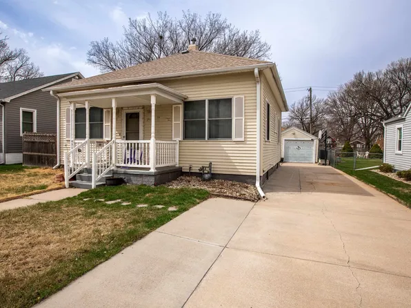 831 N Briggs Ave, Hastings, NE 68901