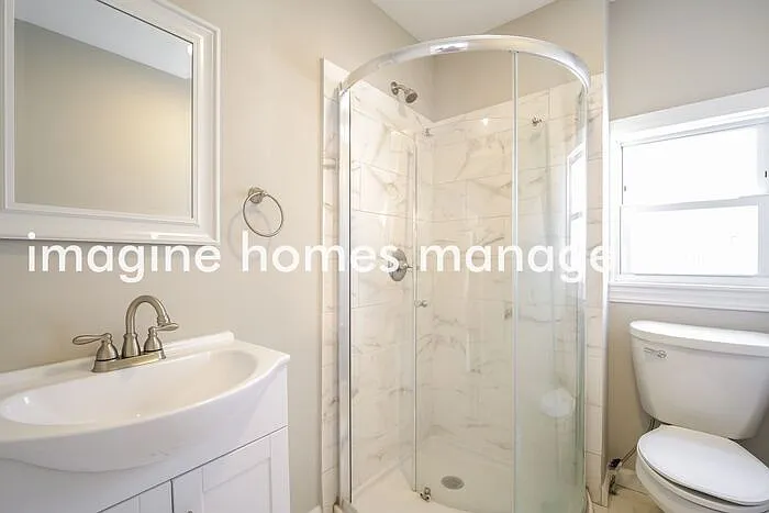 2456 Thurman Ave — Photo 10