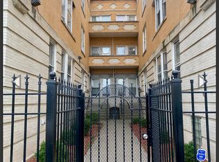 353 E 55th Pl APT 2R, Chicago, IL 60637