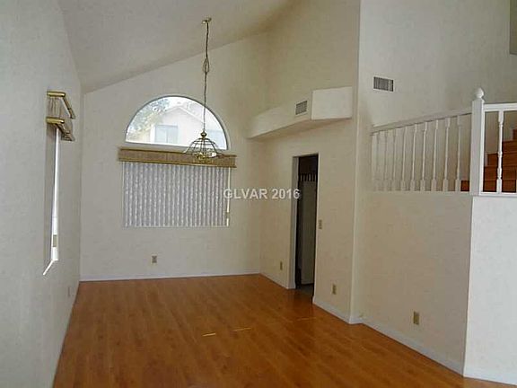 5th image of 3973 Laurel Brook Dr