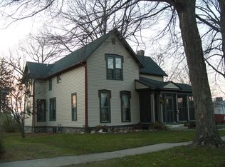 106 S Maple St, Argos, IN 46501