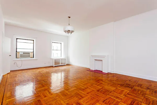 Rented by Bond New York | media 7