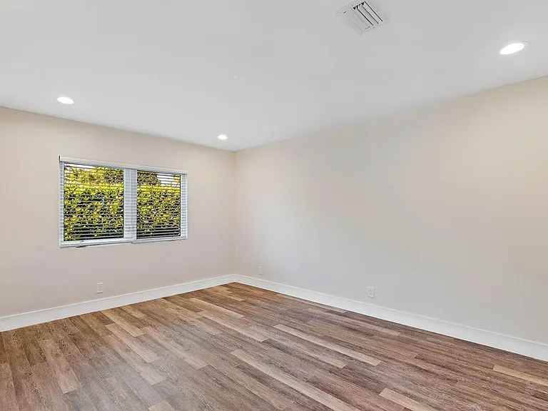 533 E Alexander Palm Rd — Photo 35