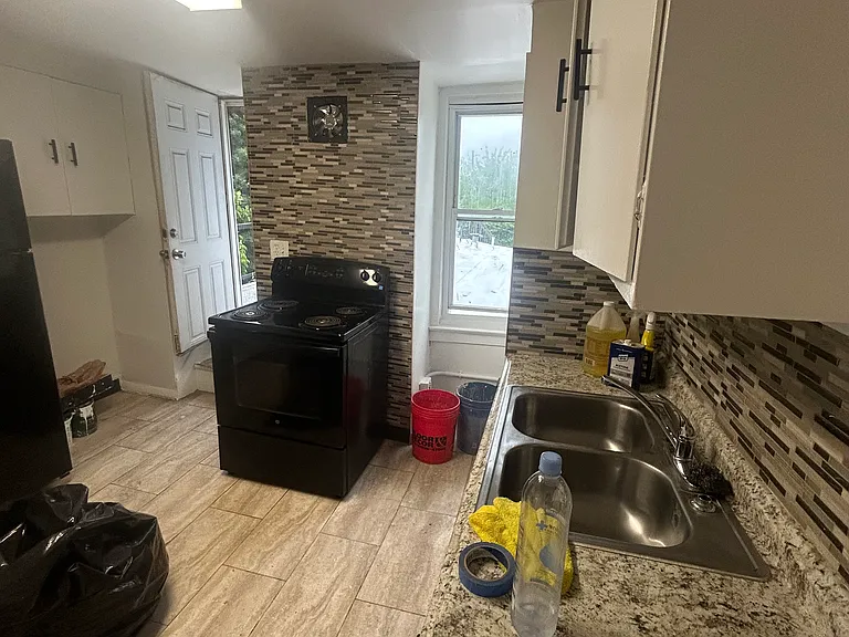 309 N 6th St #4 — Photo 9