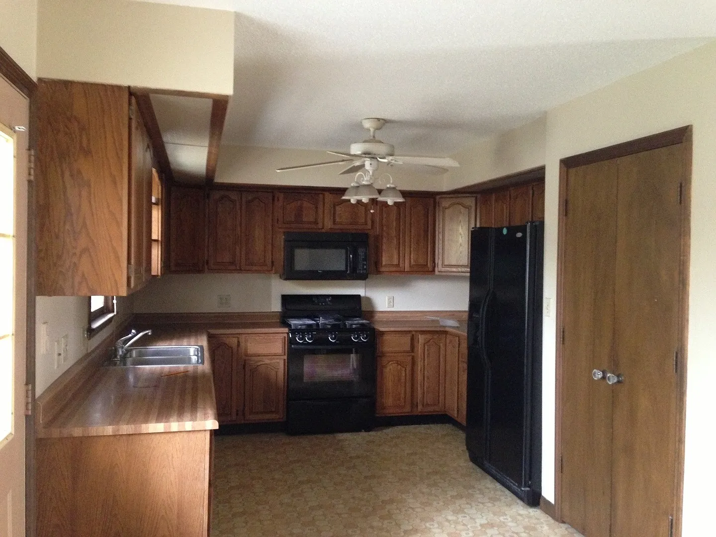 Beautiful tri level home — Photo 4