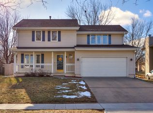 4620 Bel Aire Rd, Des Moines, IA 50310