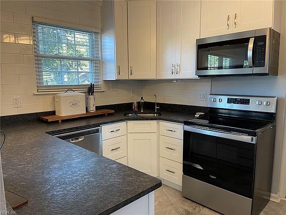 5th image of 1001 Barclay Sq
