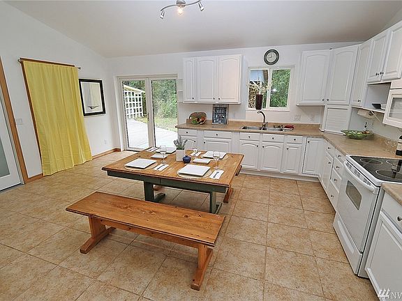 3rd image of 8825 Blossomberry Ln
