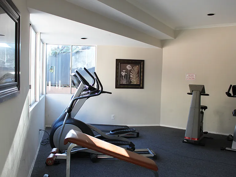 Cantara Townhomes — Photo 5