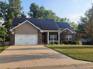 1204 Nottingham Dr, Warrensburg, MO 64093
