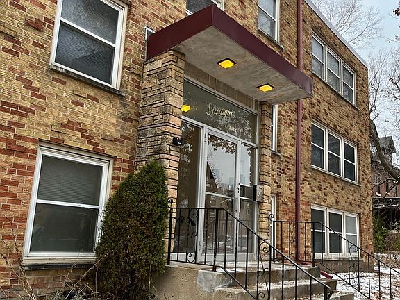 3rd image of 1910 Colfax Ave S #17943100