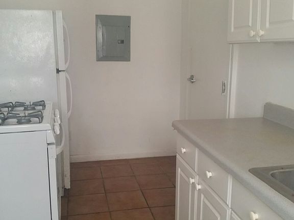 4th image of 720 Meridian Ave APT 1