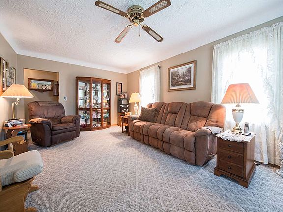 3rd image of 540 E End Ave